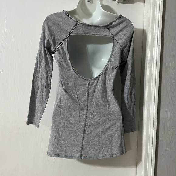 Lululemon women’s bundle tops - Picture 6 of 16